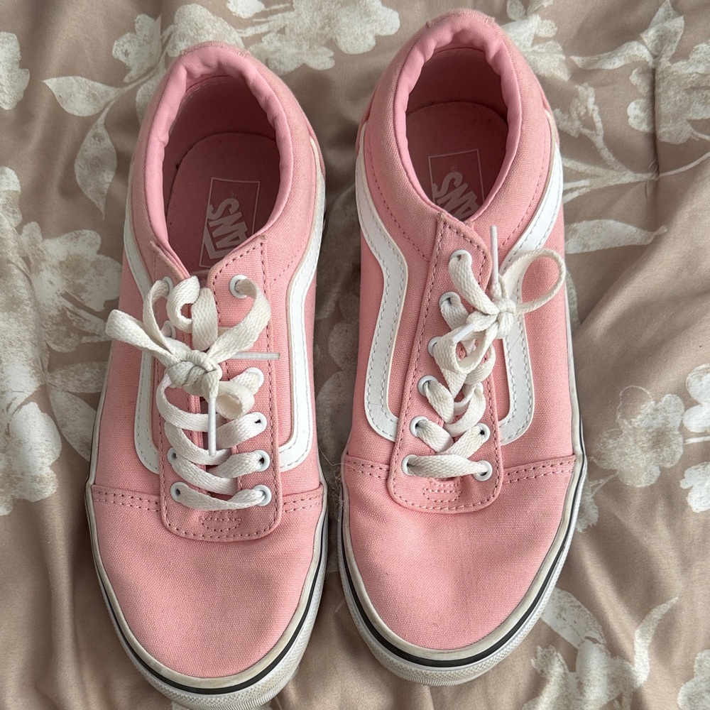 Vans Women's Pink and White Sneakers